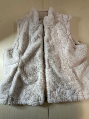 Cozy Faux Fur Vest in Ivory